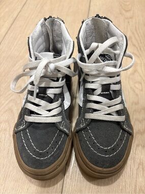 Vans Kids High-Top Sneakers in Gray, White and Gum